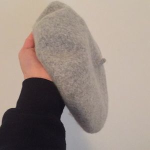 H&M felt light grey beret